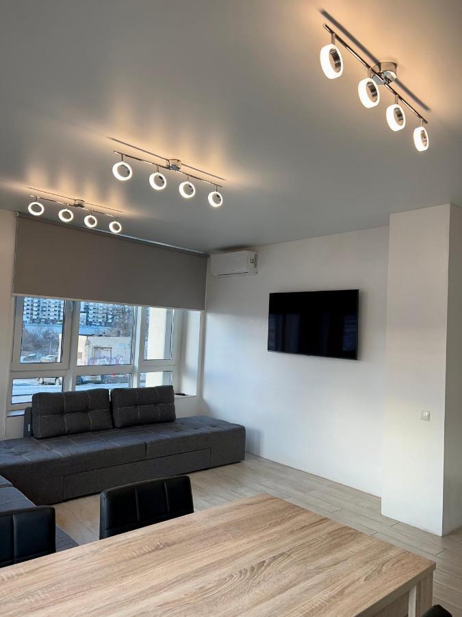 New 3 Rooms Apartment Near The Metro Station Kiev Buitenkant foto