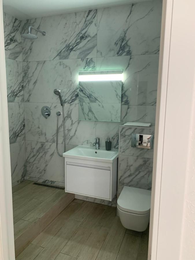 New 3 Rooms Apartment Near The Metro Station Kiev Buitenkant foto