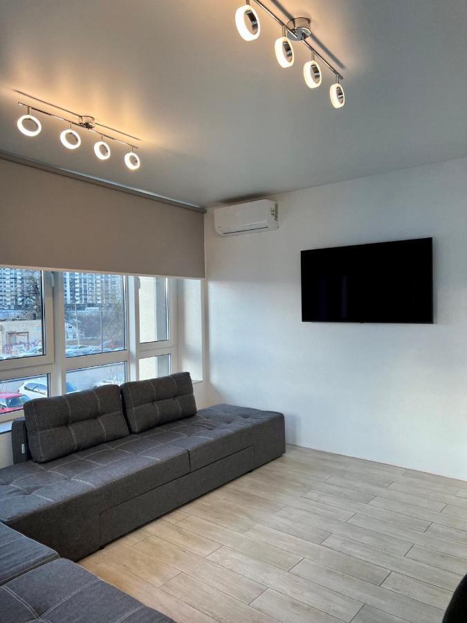 New 3 Rooms Apartment Near The Metro Station Kiev Buitenkant foto